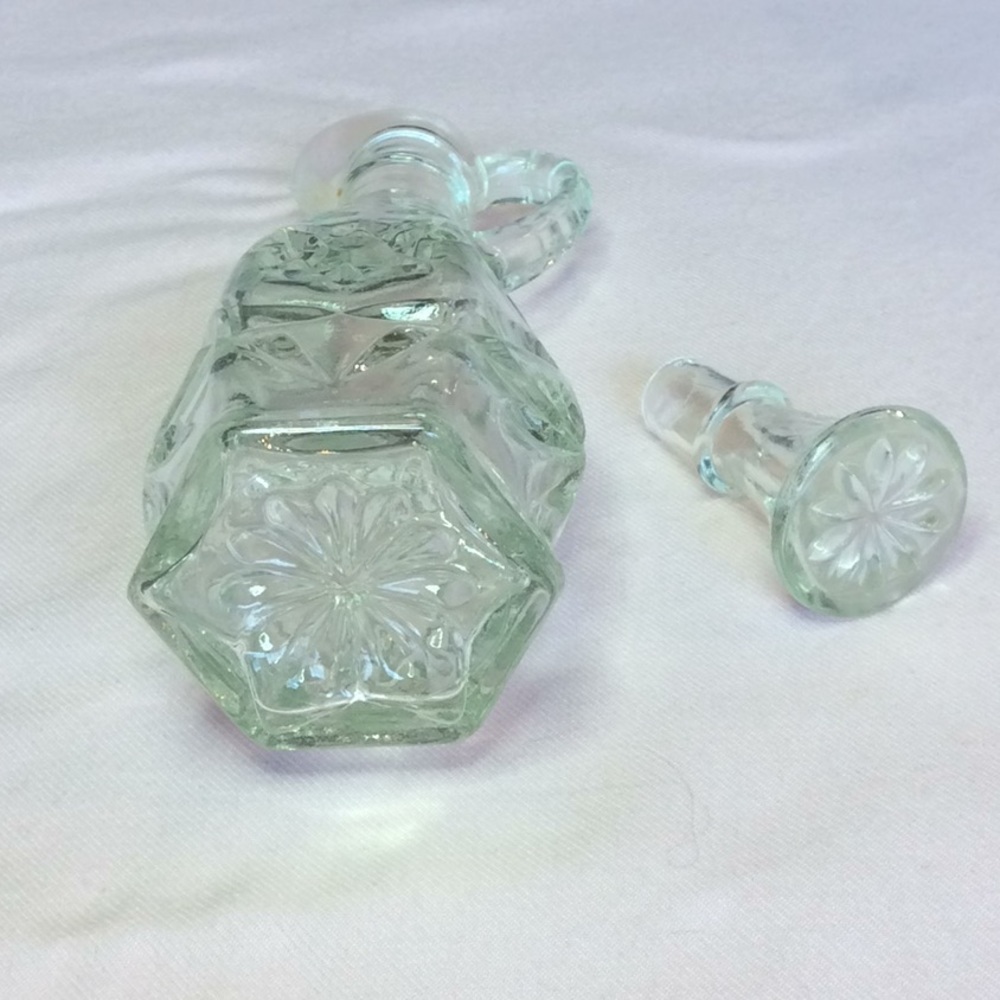 FINAL SALE PRICE Beautiful Sugar/Creamer and Cruet Set - Picture 6 of 8